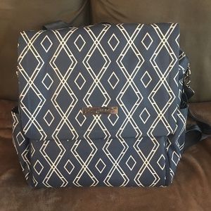 Petunia Pickle Bottom Diaper Bag NWOT Navy/White